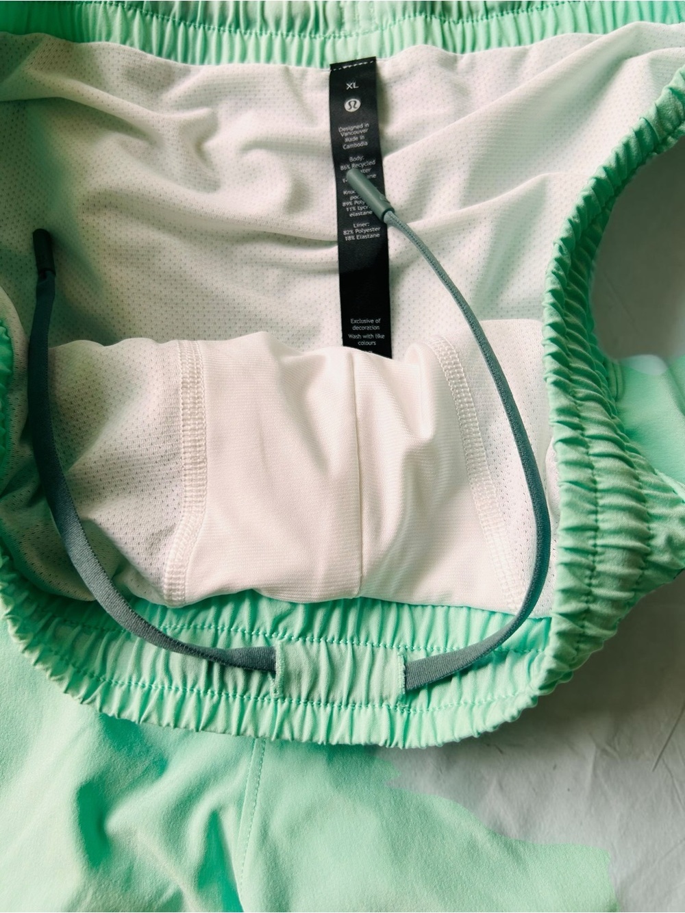 Lululemon Pace Breaker 9" Shorts, XL, Lined, Quick Dry Delicate Mint, Like New - Picture 4 of 10
